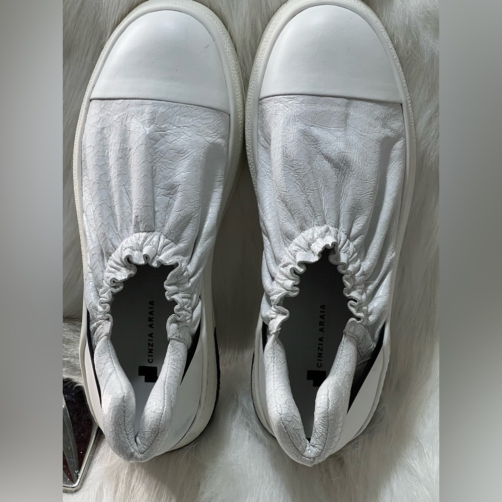 Cinzia Araia White Leather Sneakers-Women size 39 EUR, 8 US